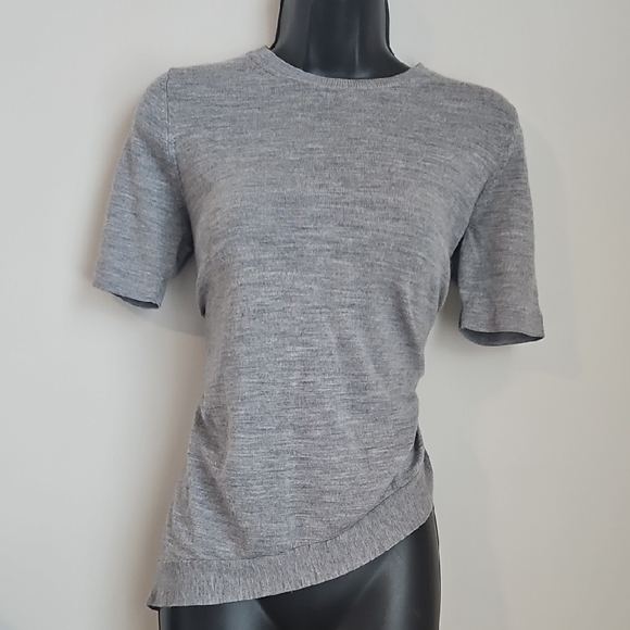 Banana Republic Tops - Banana Republic Heather Gray Short Sleeve Top
